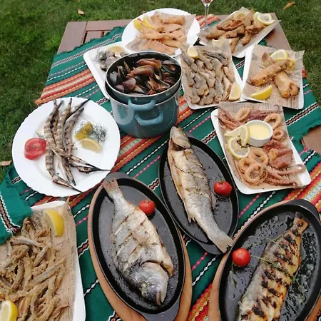 Monastery Seafront Apartament Sveti Vlas