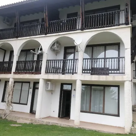 Monastery Seafront Apartament *